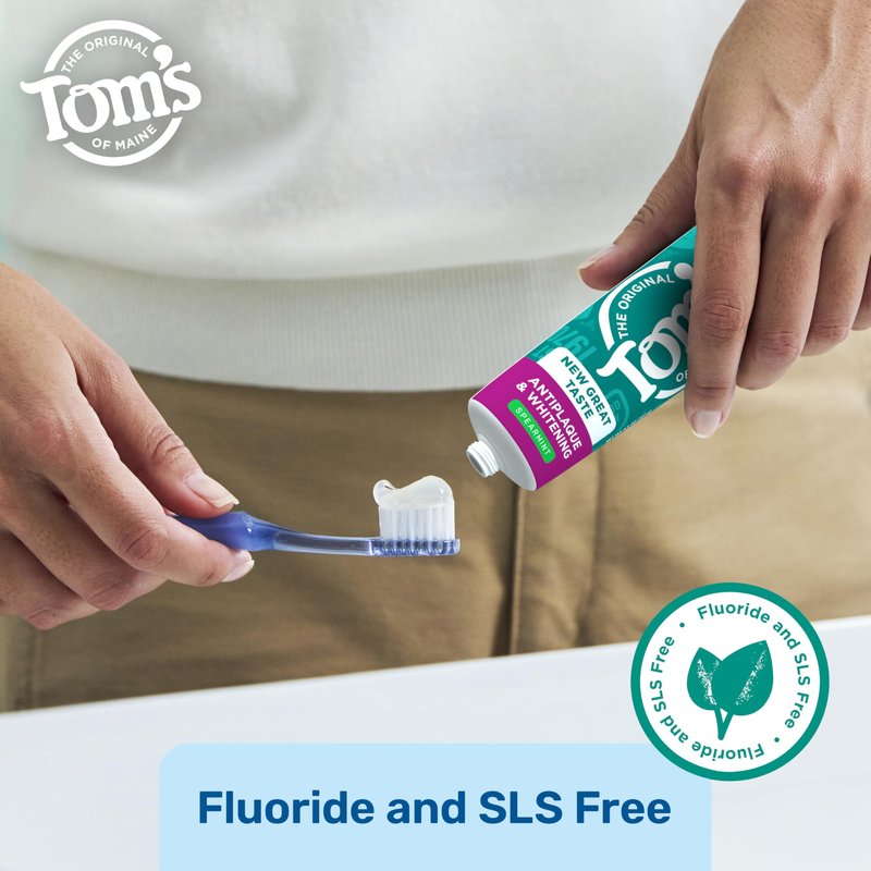 Tom’s of Maine Antiplaque and Whitening Toothpaste, 3 Pack, Natural Fluoride Free Toothpaste, SLS Free Formula, Helps Whiten Teeth and Fights Tartar, Gluten Free, Spearmint, 4.5 oz