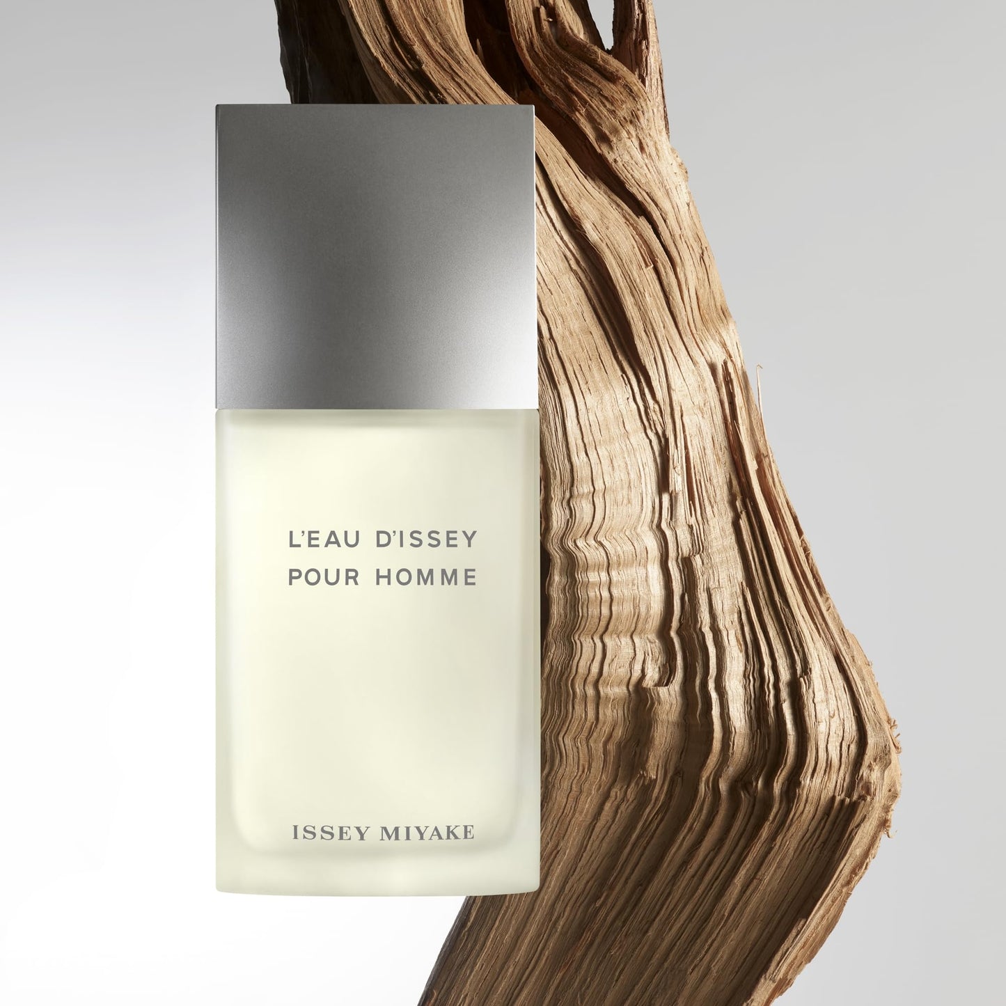 Issey Miyake L'Eau d'Issey Pour Homme Shower Gel - Invigorating, Cleansing Body Gel - Cleanses Skin - With Notes of Yuzu, Nutmeg & Sandalwood - 6.7 oz