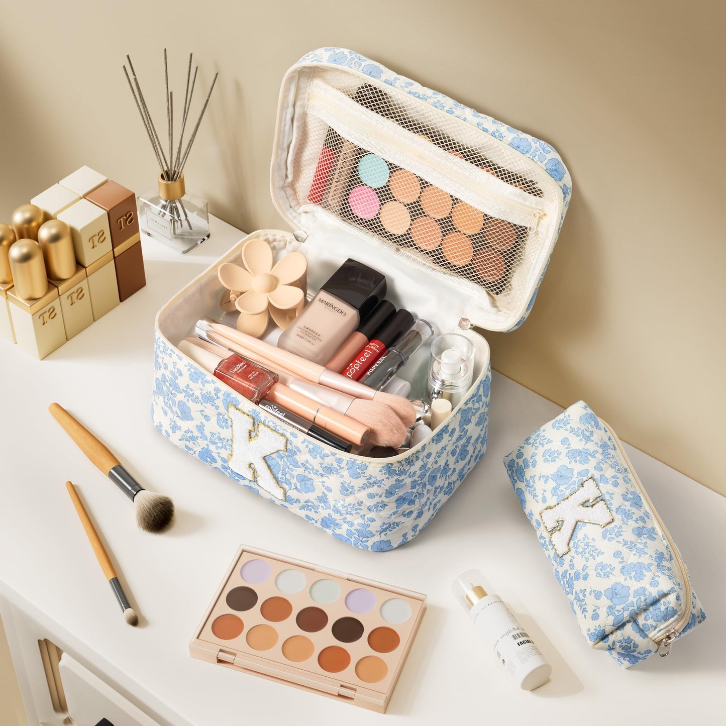 Birthday Gifts for Teen Girl Women, Personalized Initial Makeup Bag Quilted Cosmetic Bag Make Up Bags Travel Toiletry Bags Teen Girl Gifts Trendy Stuff Mothers Day Gift for Wife Mom Daughter Friends