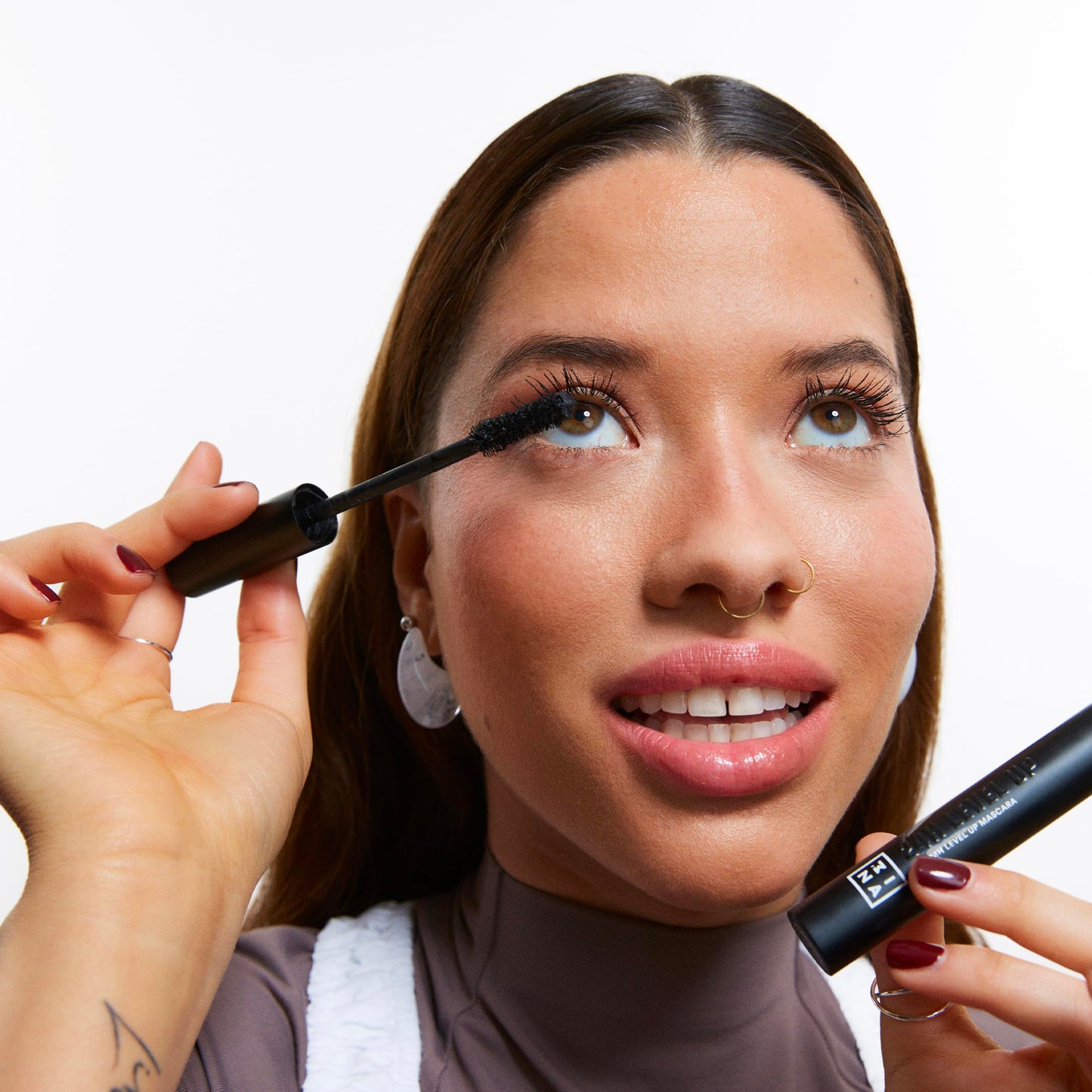 3INA The 24H Level Up Mascara - Intense Black Mascara Volume and Length with Hourglass Brush for Full Definition - Vegan, Cruelty Free - 900-0.27 oz