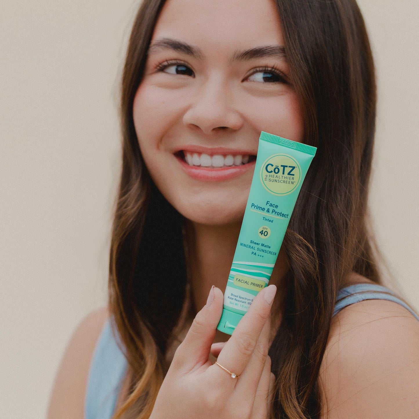 COTZ Face Prime & Protect Tinted Mineral Sunscreen and Facial Primer Broad Spectrum SPF 40; PA+++ 1.5 oz / 42.5 g.