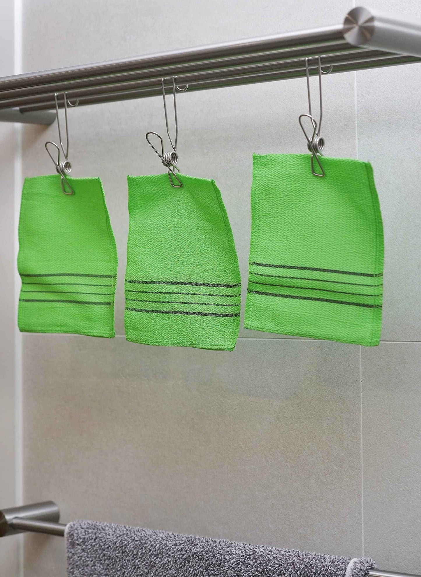Sofrien New Korean Exfoliating Towel Washcloth Mitts, Korean Itaaly Shower and Bath Towel (6.29 x 5.3 Inch, Green) Made in Korea (Green, 30 Pcs)