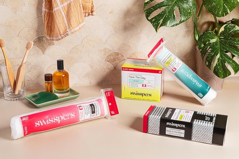 Swisspers Cotton Rounds - Dual-Sided Makeup & Nail Polish Removal Pads | 100% Pure Chlorine-Free Cotton, Hypoallergenic - 300 Pads Total