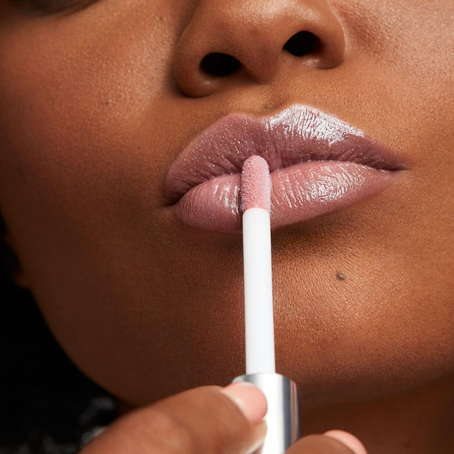Spin-On Lip Gloss | Hydrating Hyaluronic Acid & Shea Butter for No Fine Lines - Vegan, Cruelty-Free, Veil