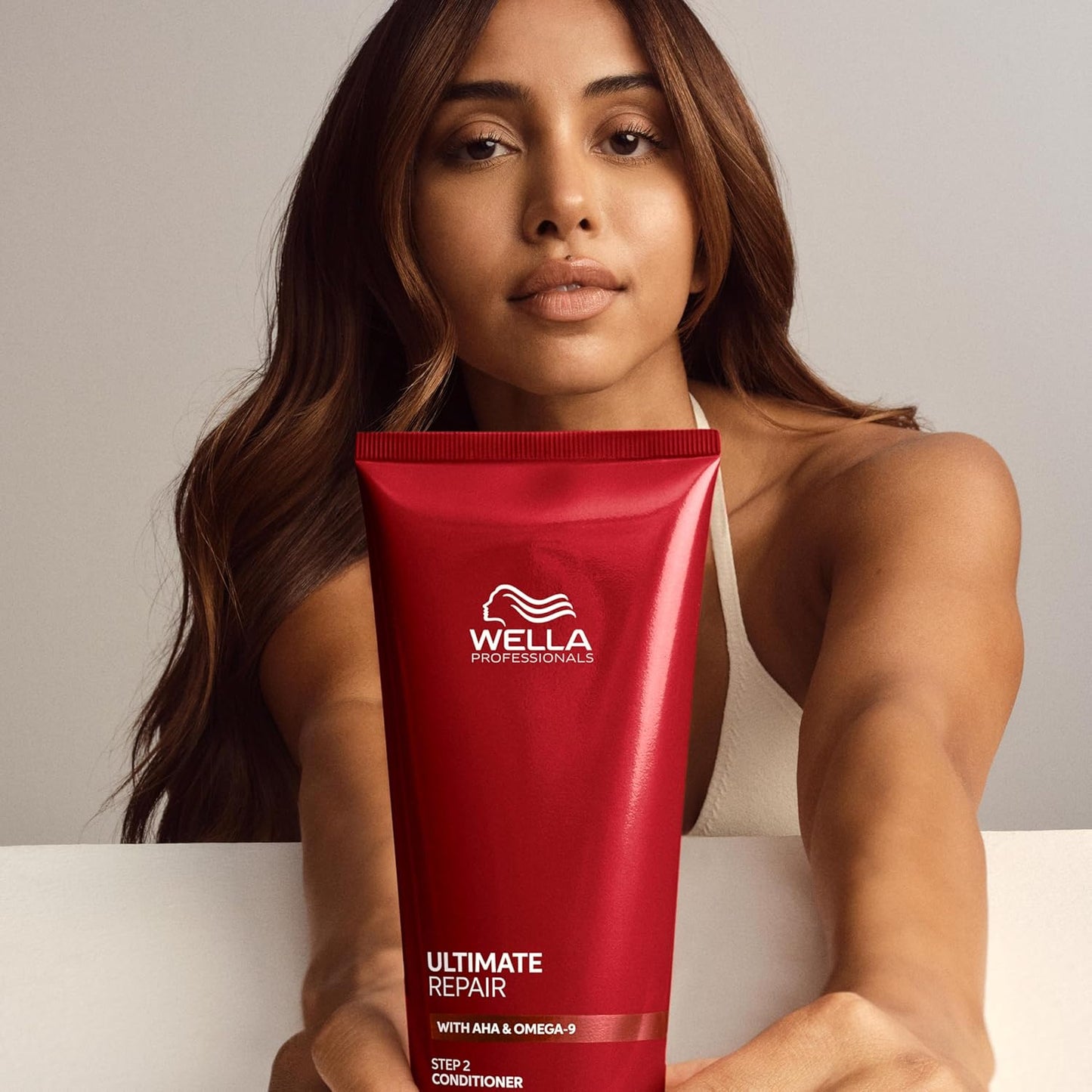 Wella Professionals Ultimate Repair Conditioner - Deeply Nourishing Formula for Damaged Hair | Repairs & Strengthens | All Hair Types