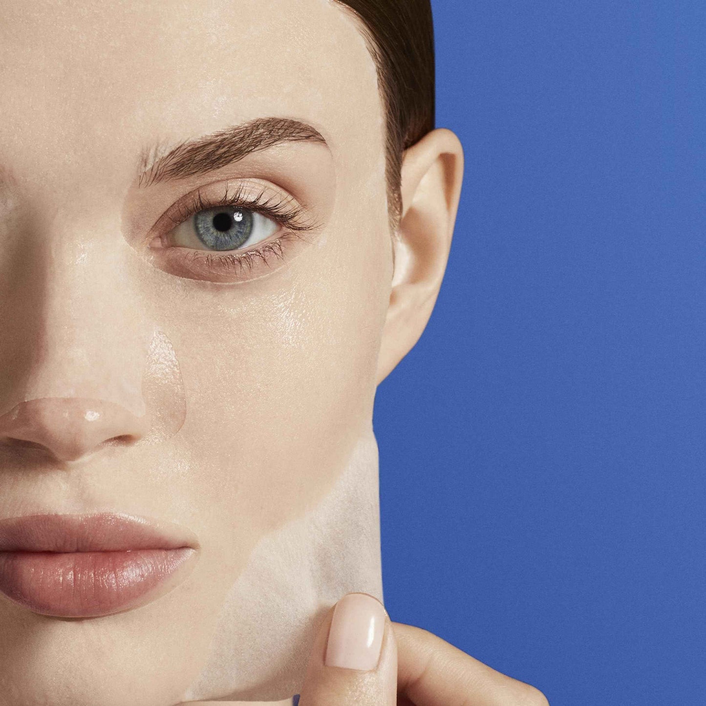 Biotherm Aquasource Aqua Bounce Flash Moisturizing Face Mask with Hyaluronic Acid & Biotech Plankton for Deep Hydration, Plumps and Softens Skin, Sheet Mask, 0.1 Oz