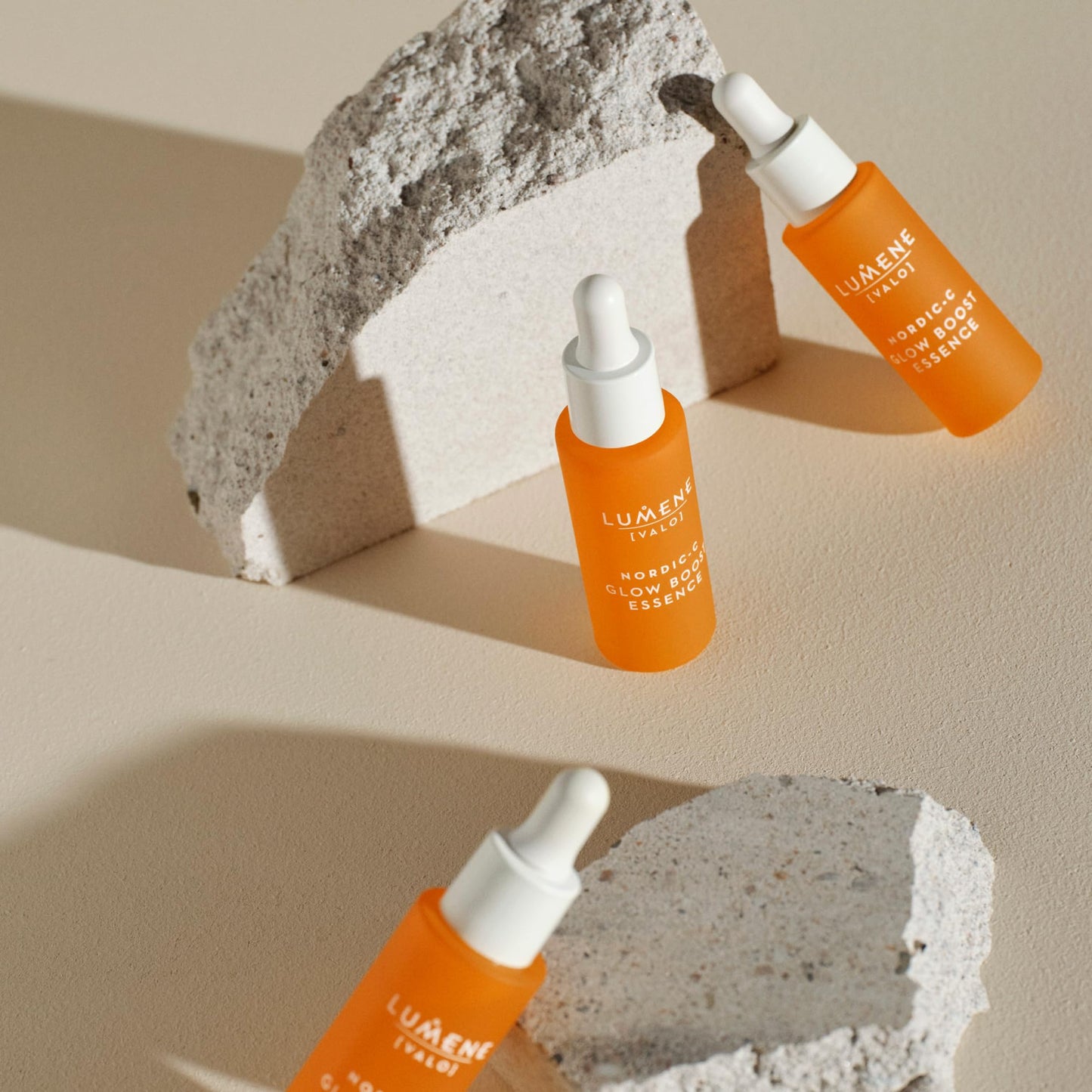 Lumene Nordic-C [Valo] Glow Boost Essence Serum for Face, Glow Up Vitamin C Serum with Hyaluronic Acid and Antioxidants, Enhancing Skin Hydration, 1 fl oz
