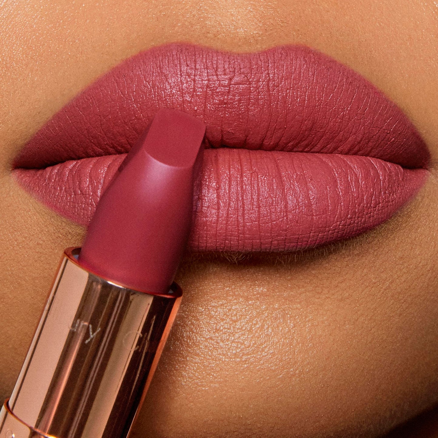 Charlotte Tilbury Matte Revolution Lipstick - Long Lasting, Matte Lipstick, Giftable Beauty Essential with Buildable Color & Lip-Loving Ingredients - Creamy Formula - Gracefully Pink (Amazing Grace)