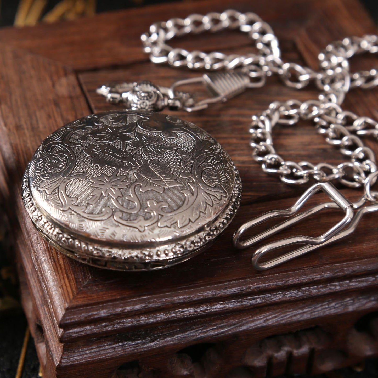 TOWDREU Scrying Mirror, Mini Black Obsidian Mirror Witch Witchcraft for Divination, Meditation, Witchy Gifts, Silver Finish