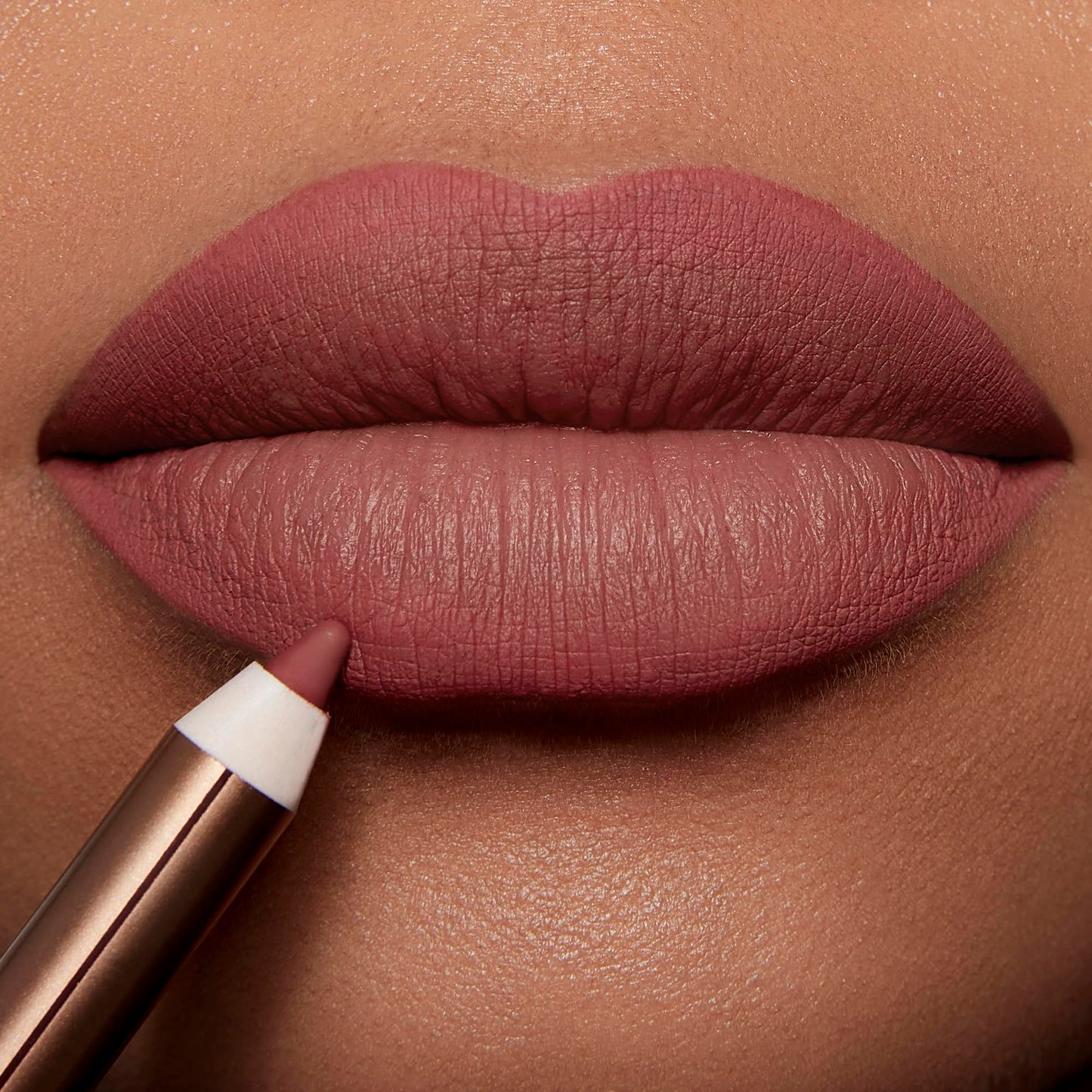 Charlotte Tilbury Lip Cheat Lip Liner Pencil - Creamy Fuller-Looking Lip Pencil with Jojoba Oil & Hyaluronic Acid - Waterproof, Smudge-Proof & Transfer-Proof - 6H Wear - M.I Kiss