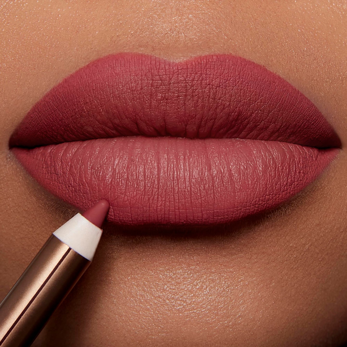 Charlotte Tilbury Lip Cheat Lip Liner Pencil - Creamy Fuller-Looking Lip Pencil with Jojoba Oil & Hyaluronic Acid - Waterproof, Smudge-Proof & Transfer-Proof - 6H Wear - Crazy In Love