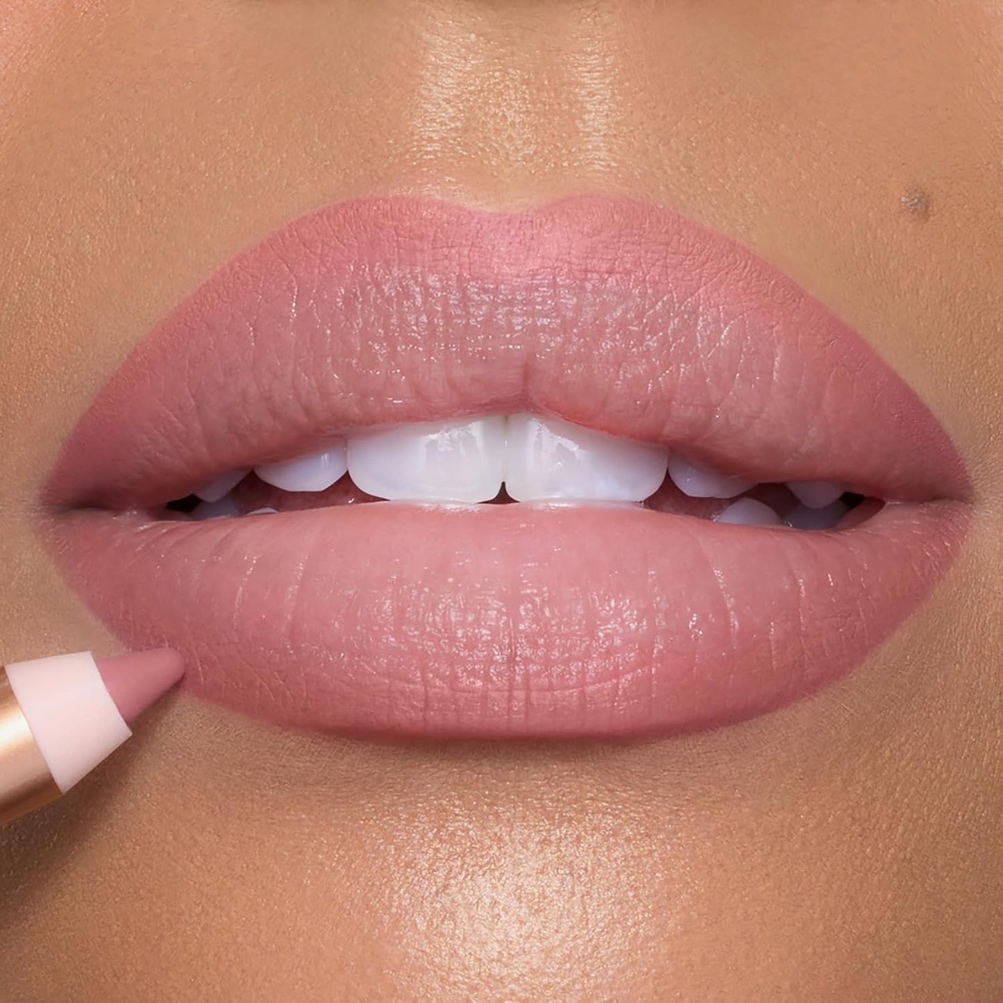 Charlotte Tilbury Lip Cheat Liner - Define Your Lips with Jojoba Oil & Hyaluronic Acid - Waterproof & Smudge-Proof