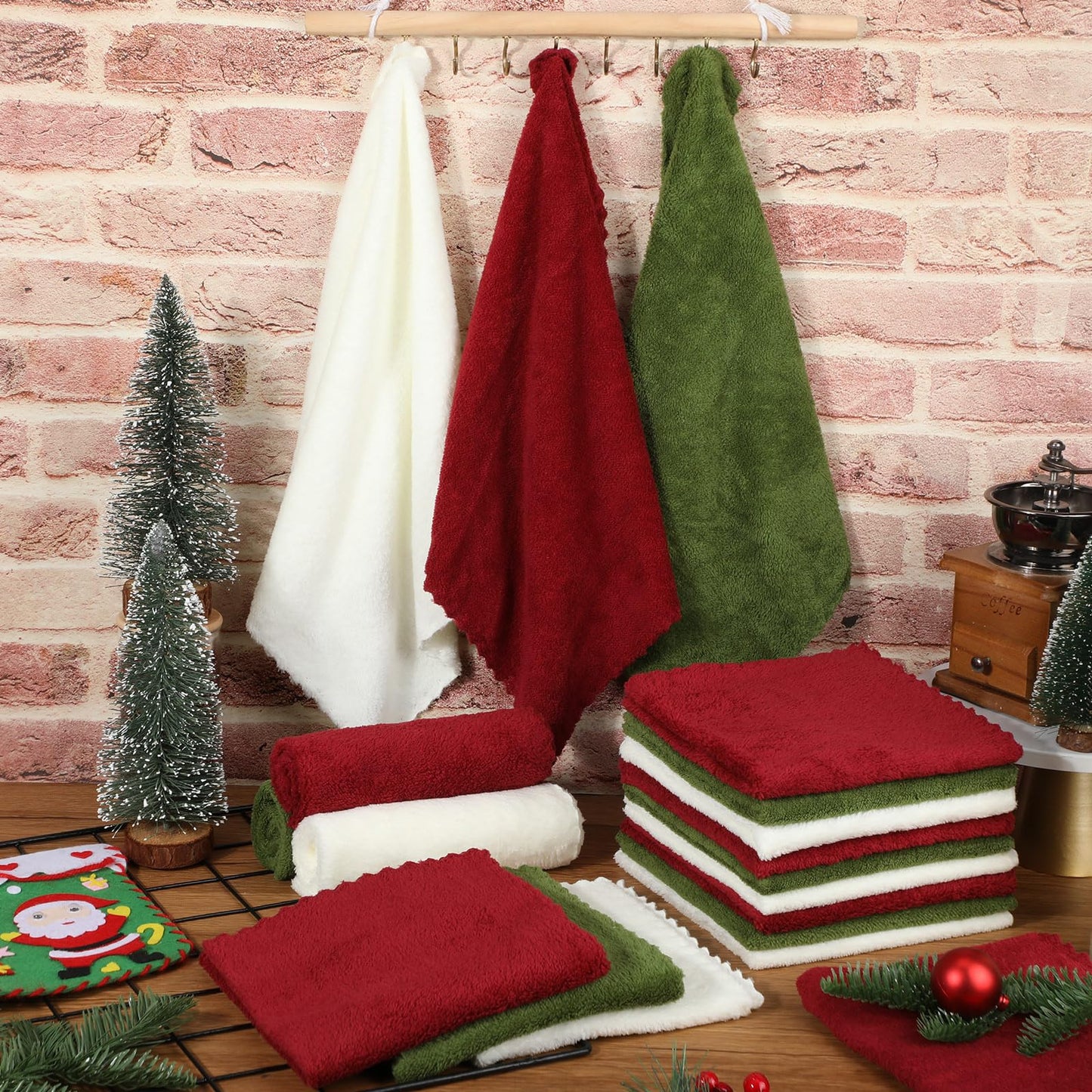 Newwiee 40 Pcs Wash Cloth Bulk Cotton Bath Hand Face Washcloths Soft Quick Drying Towel for Women Bathroom Washing Body Viscose Fiber Multipurpose Fingertip Rags (13 x 13 Inch,Green, Red, White)