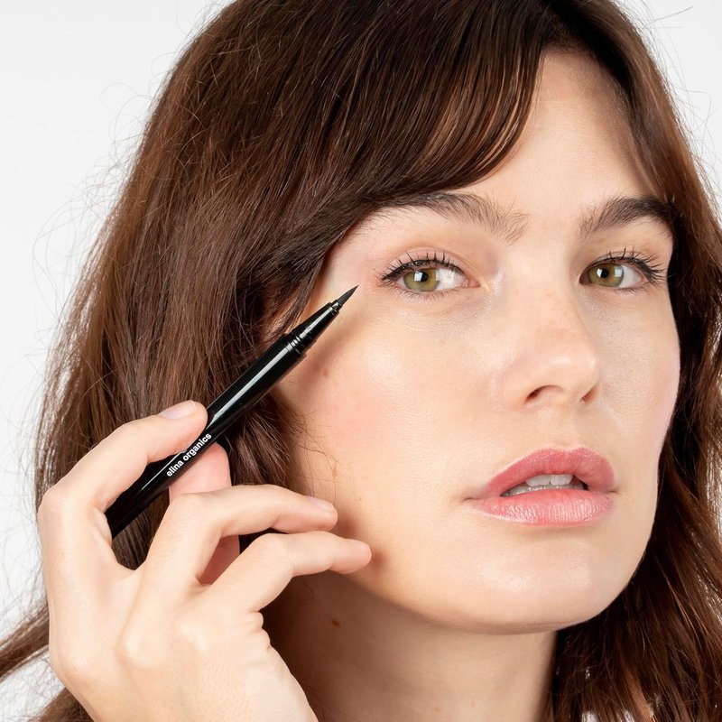 Natural Liquid Eyeliner - Long-Lasting Black Formula for All-Day Wear