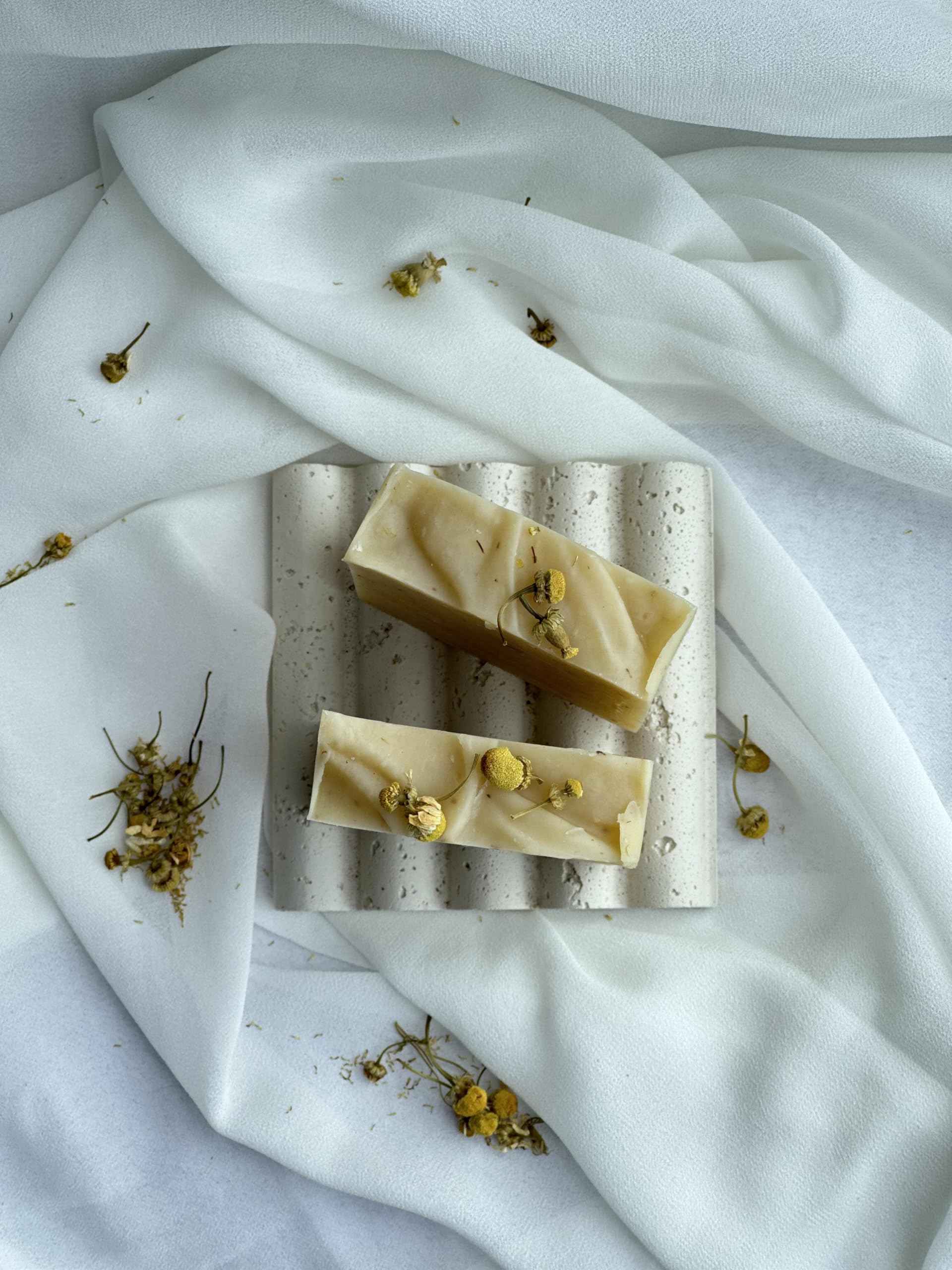 4-Pack Chamomile Soap | Handmade, All-Natural, Cold-Processed, Plant-Based | Infused with Chamomile | Soothing Cleanse for Face & Body, Suitable for All Skin Types, Men & Women(4 x100grams/4 x 3.5oz)
