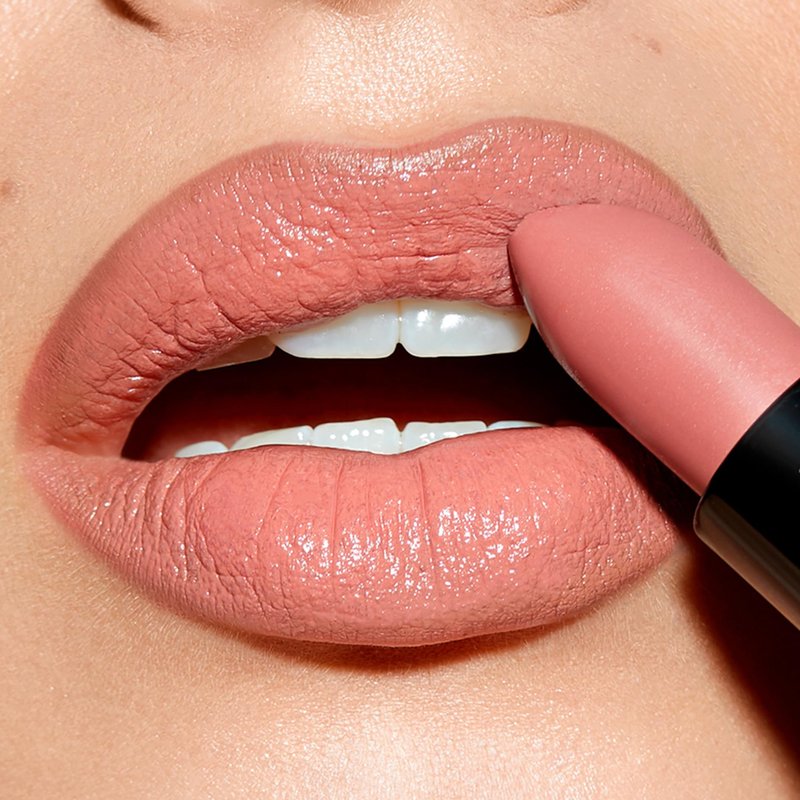 EVAGARDEN The Matte Lipstick - Velvety Texture and Vibrant Ultra-Matte Finish - Pigmented, Soft and Silky Formula and Smooth Application - Offers Bold Saturated Color - 633 Red Crush - 0.1 oz