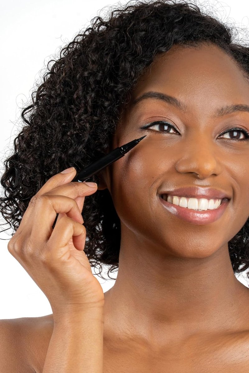 Natural Liquid Eyeliner - Long-Lasting Black Formula for All-Day Wear