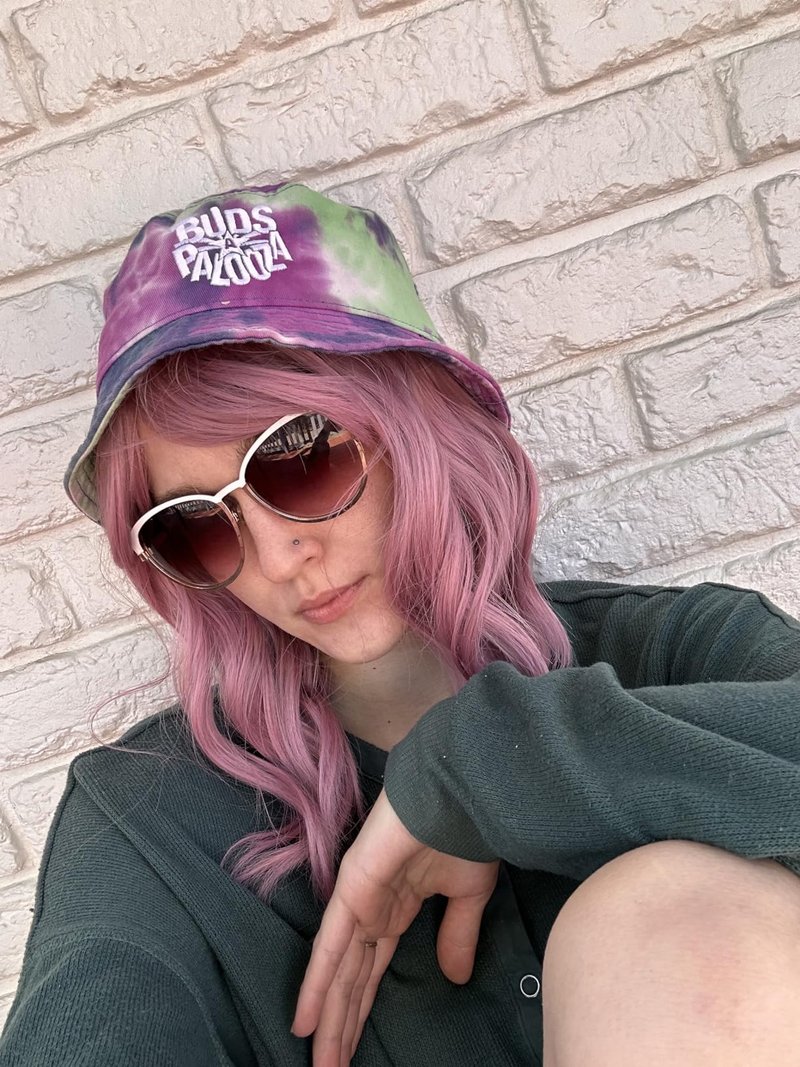 VCKOVCKO Pink Wavy Wig With Air Bangs Gift for Lady and Girls Women's Short Wigs Curly Wavy Shoulder Length Synthetic Wig for Women Daily Use Colorful Wigs(12", Purple Pink)
