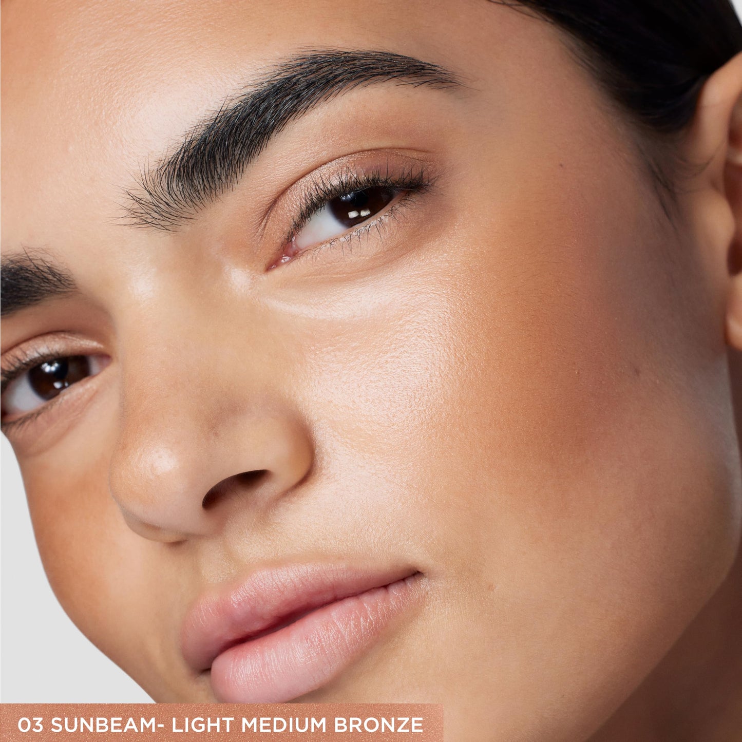 Laura Mercier Tinted Moisturizer Bronzer: Long Lasting Sheer Cream Bronzer, Weightless, Buildable Coverage, 12 HR Hydrating Wear, Non-Comedogenic, 6 Shades for All Skin Tones, Sunbeam