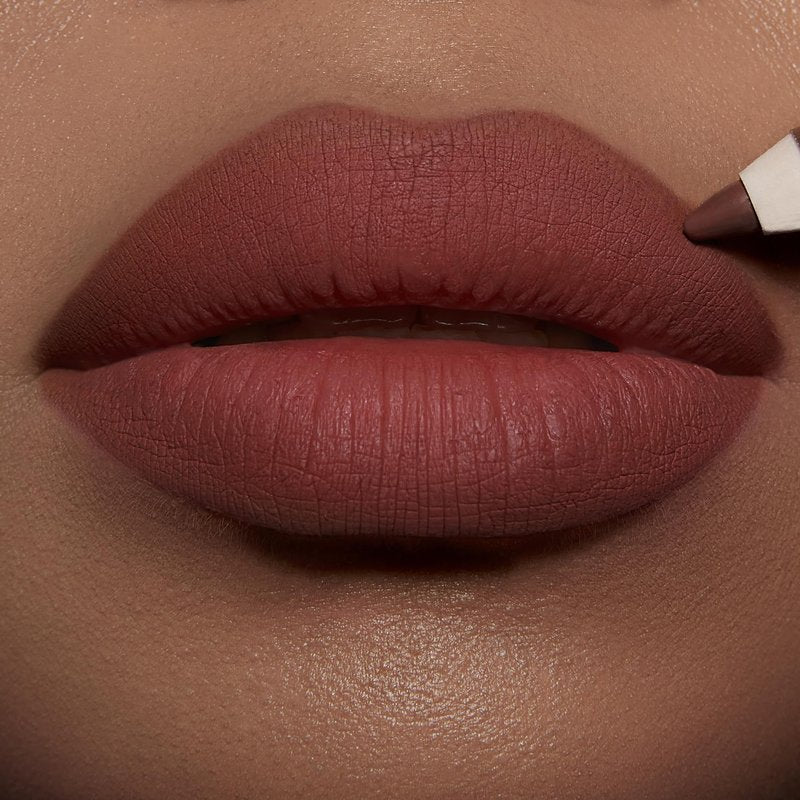 Charlotte Tilbury Lip Cheat Lip Liner Pencil - Gives Lips a Fuller-Looking, Defined Pout - Enriched with Jojoba Oil & Hyaluronic Acid - Waterproof, Smudge-Proof & Transfer-Proof - Hollywood Honey