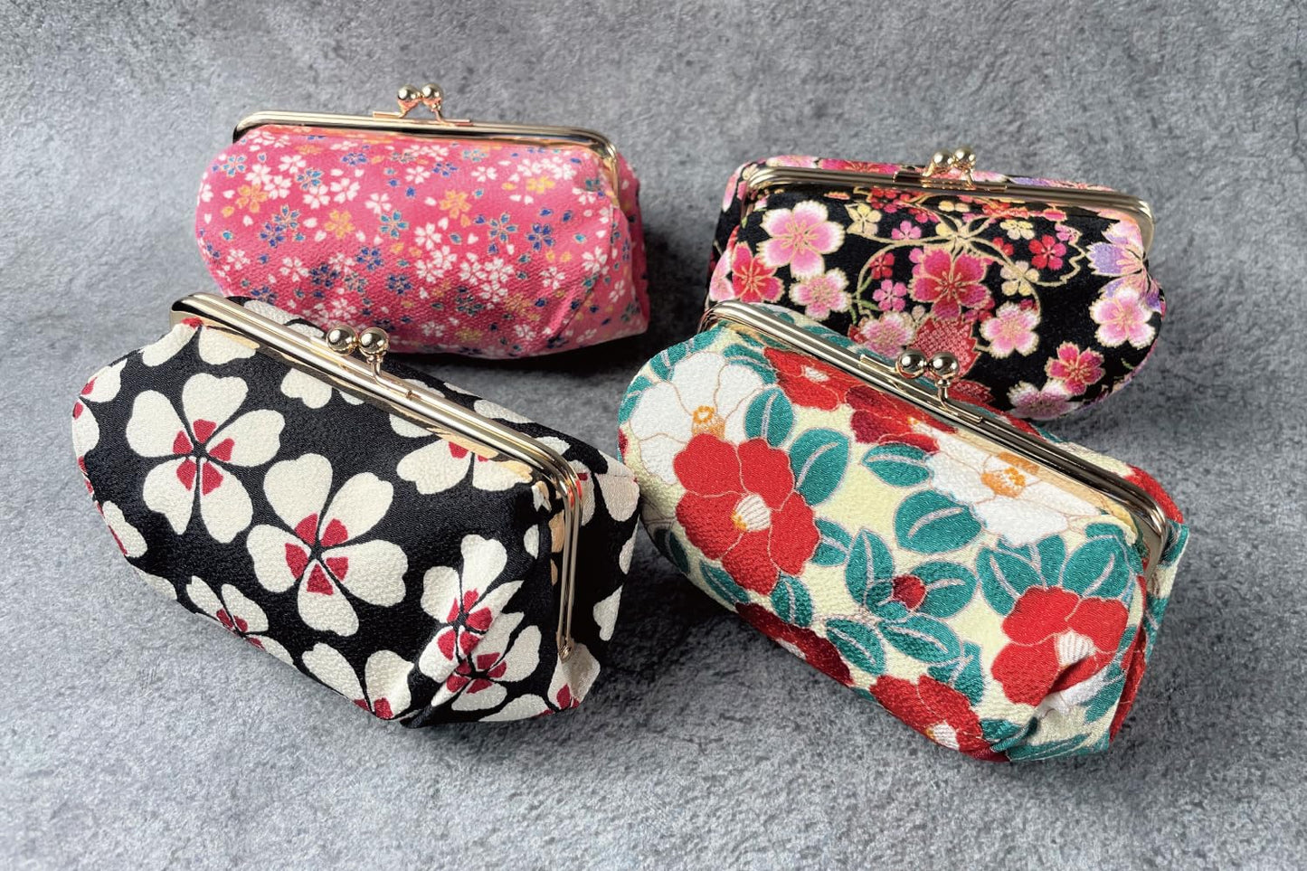Kiss Lock Small Makeup Bag for Purse [ Made in Japan] Traditional Edo Komon Design Cute Cosmetic Pouch (Camellia flower (Ivory))