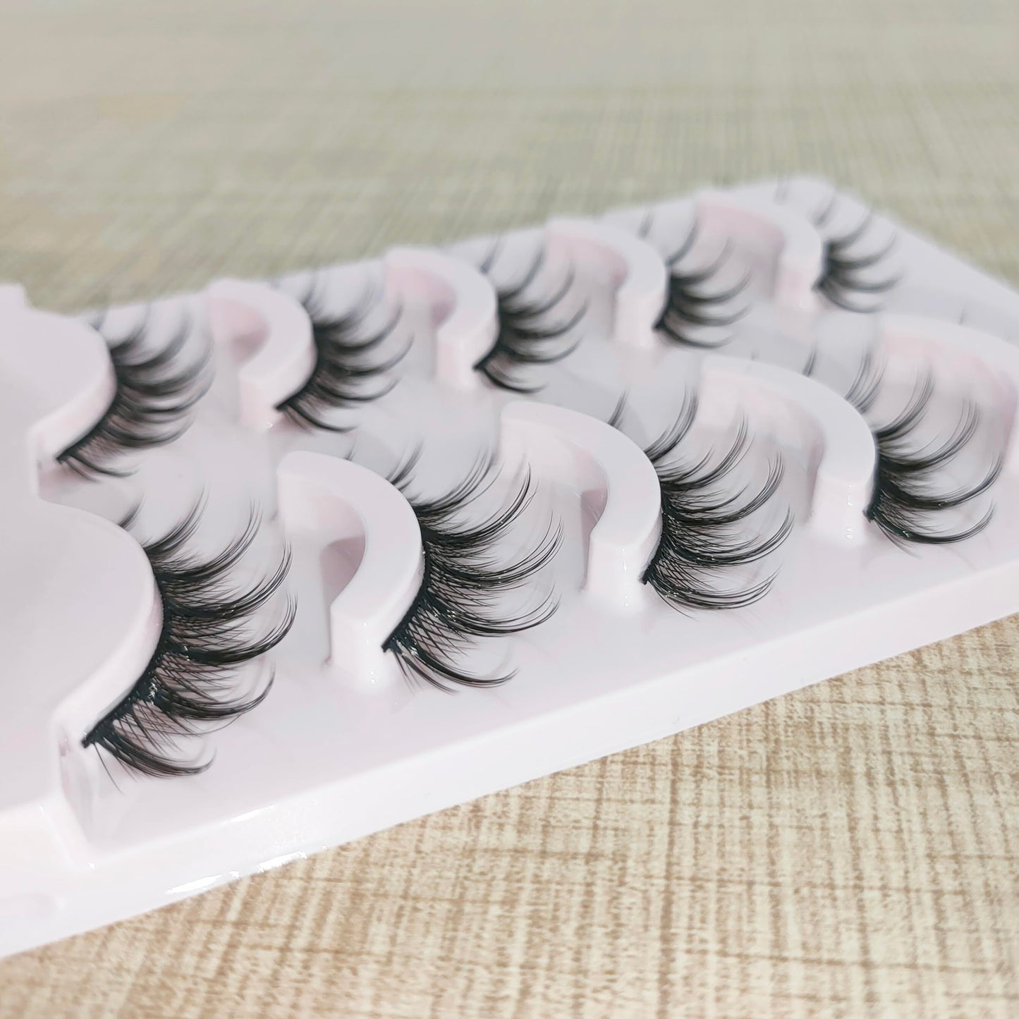 Wispy Spiky Manga Lashes,15mm 3D Anime Cosplay False Eyelashes for Natural Look Reusable 5 Pairs,Perfect for Japanese Anime Fans,Get Stunning Eyes.