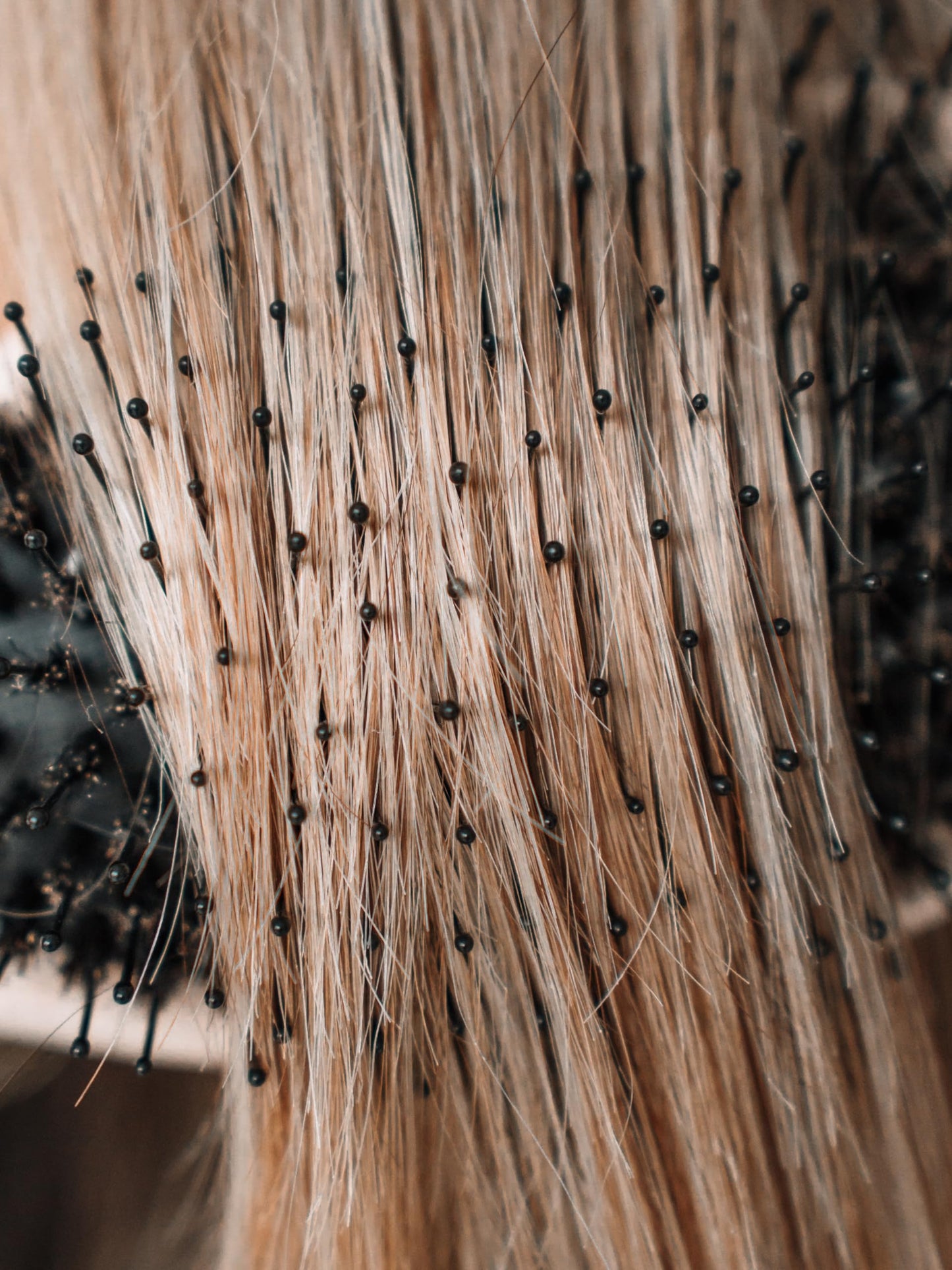 Frizz-Out Bamboo Hair Brush by VOLO Beauty