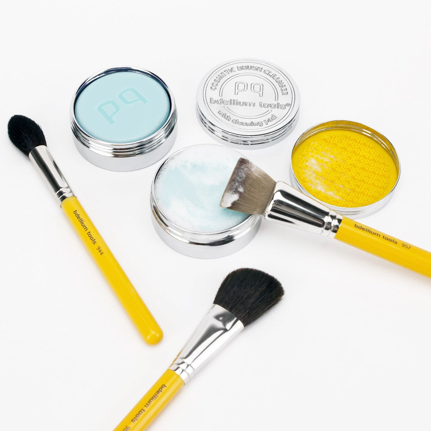 Bdellium Tools Cosmetic Brush Cleanser (Solid Brush Soap) with Cleaning Pad - Ocean Breeze Scent (Blue)