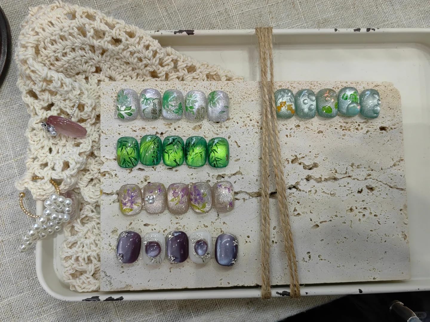 ADHERE 12ml 8pcs Magnetic Cat Eye Gel Nail Polish Kit with Magnetic Stick - Blue Purple Green Mint Silver White Glitter Shining Nail Gel Polish Magnetic Gel Nail Varnish Gel Gift for Women