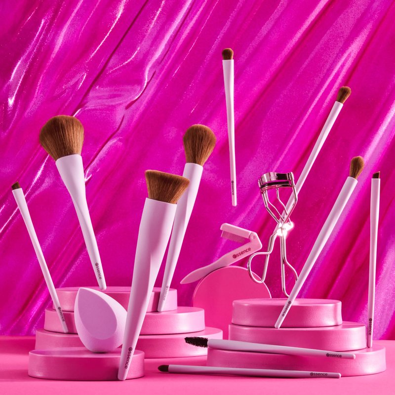 essence | All The Way Up Lash Curler | Easy & Gentle Use with Extra Silicone Pad | Cruelty Free Beauty