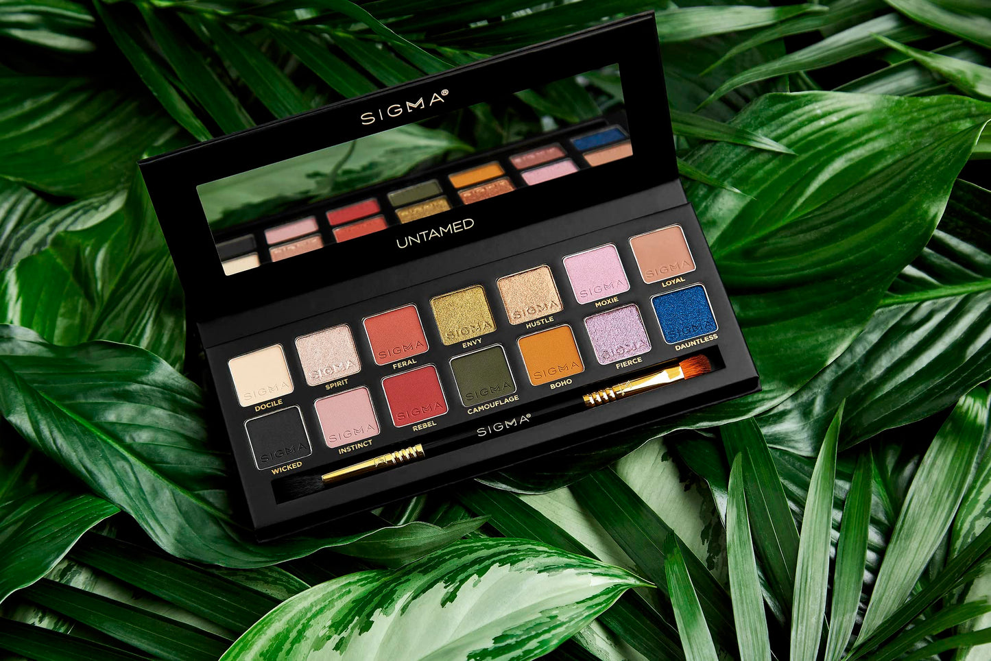 Sigma Beauty Untamed Eyeshadow Palette - 14 Bold Eyeshadow Shades in Matte, Shimmer and Metalic Finishes - Highly Pigmented Vegan Eye Makeup Palette - Clean Beauty Products