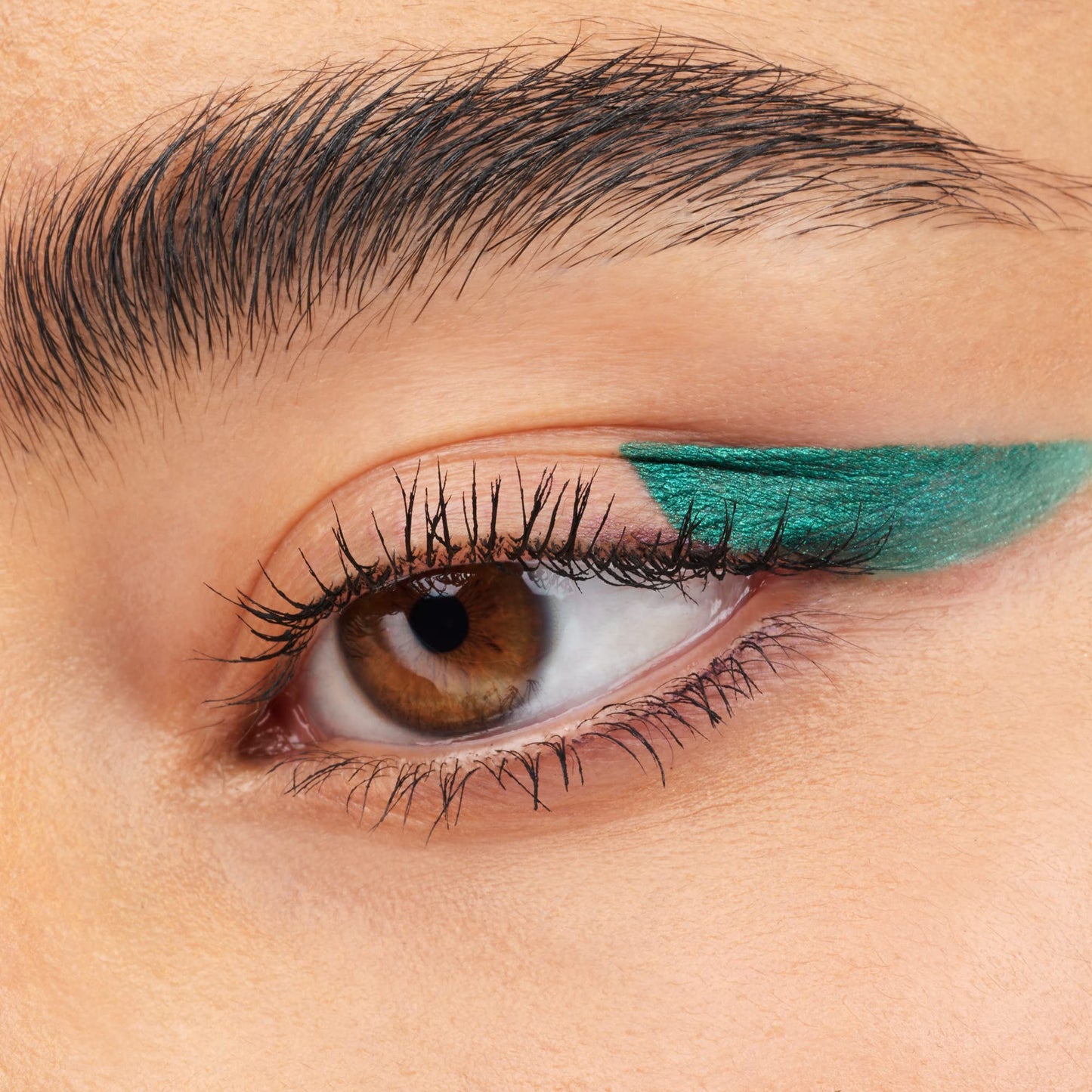 essence | Stay & Play Gel Eyeliner | Super Soft Gel-like Texture | Waterproof & Longlasting | Vegan & Cruelty Free (07 Emerald Dragon)