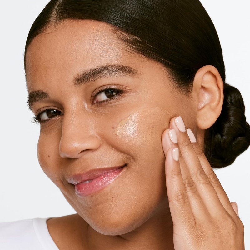Clinique Moisture Surge Sheertint Hydrator - Hydrating Tinted Moisturizer with SPF 25 & Hyaluronic Acid | All Skin Types, Sheer Coverage