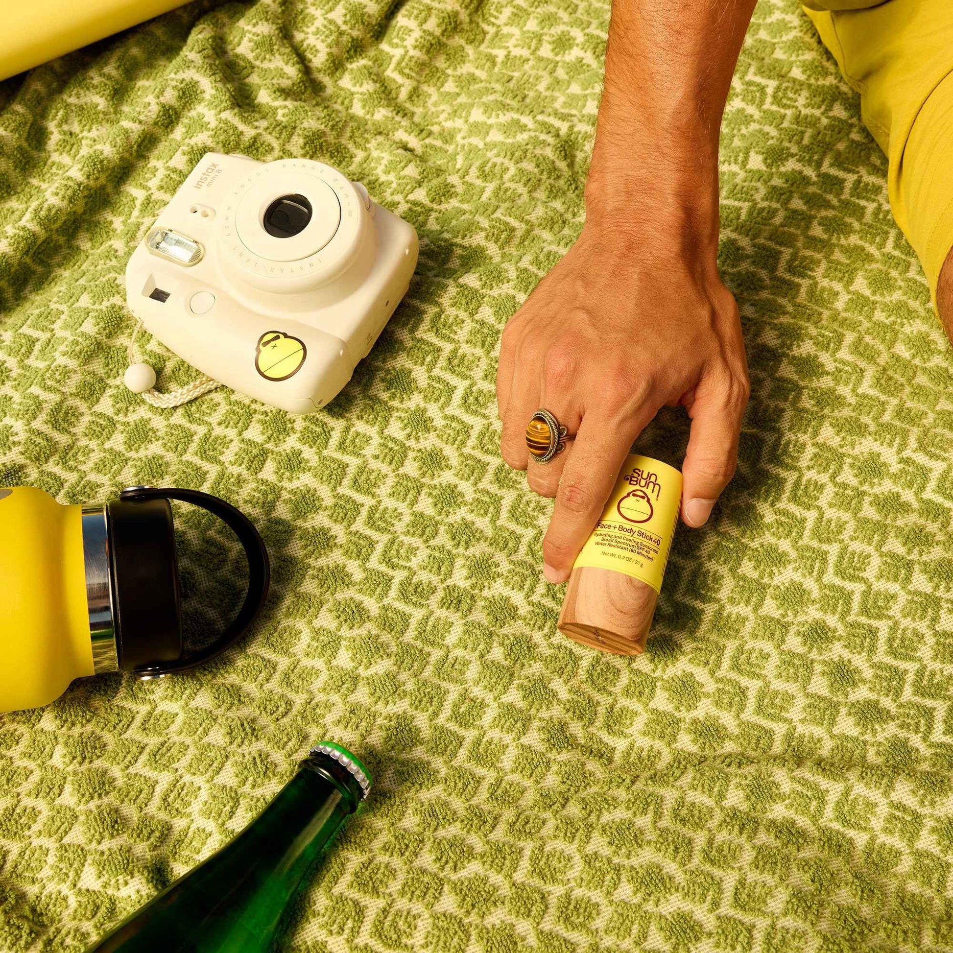 Sun Bum Original SPF 40 Face and Body Sunscreen Stick - Water resistant Broad Spectrum Facial Sunscreen - Hawaii 104 Act Compliant (Made Without Octinoxate & Oxybenzone) - Travel Size - 0.7 oz