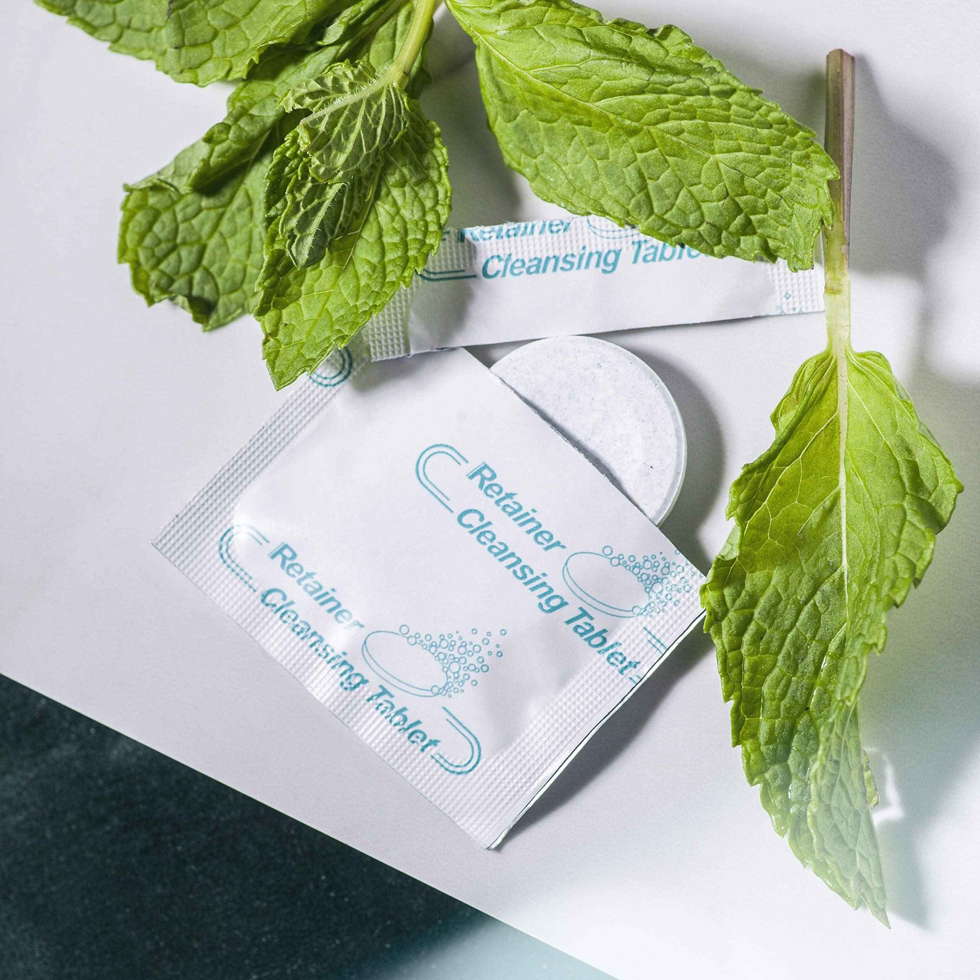 Retainer & Mouth Guard Cleaner Tablets - Mint Flavor Retainer Cleaner Tablets & Invisalign Cleaner - Denture Cleaning Tablets, Denture Cleaner, Aligners, Night Guard, Mouthguard Cleaners - 150 Count