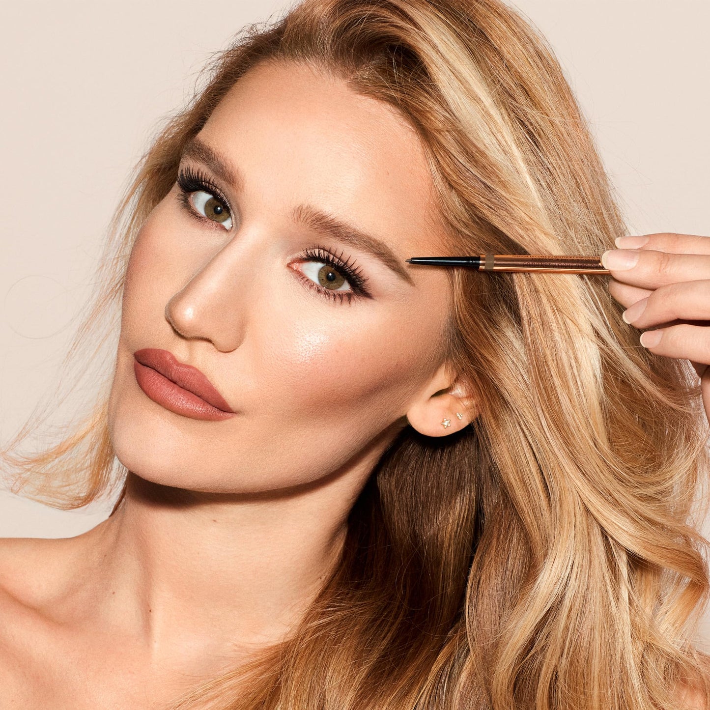 Charlotte Tilbury Brow Cheat Eyebrow Pencil - Refillable Micro-Precision Brow Pencil with Angled Tip for Natural Hair-Like Strokes - 16-Hour Wear, Waterproof, Vitamin E + Carnauba Wax - Soft Brown