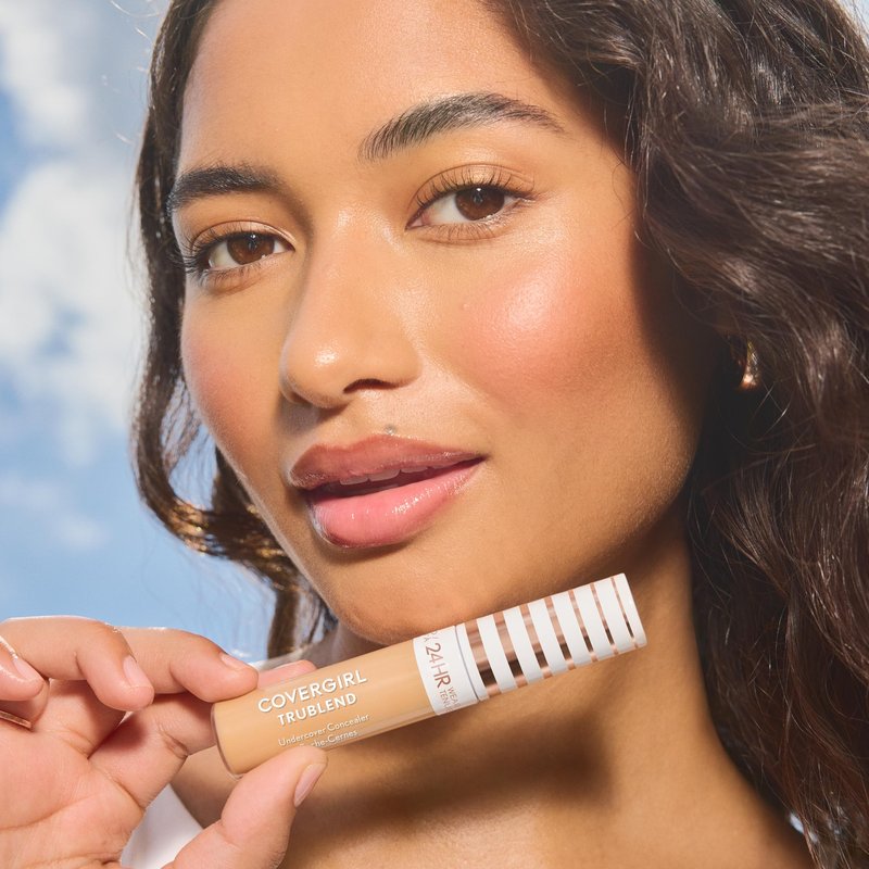 COVERGIRL TruBlend Undercover Concealer, Buildable, Full Coverage, 24-Hour Wear, Matte Finish - L700 Natural Ivory