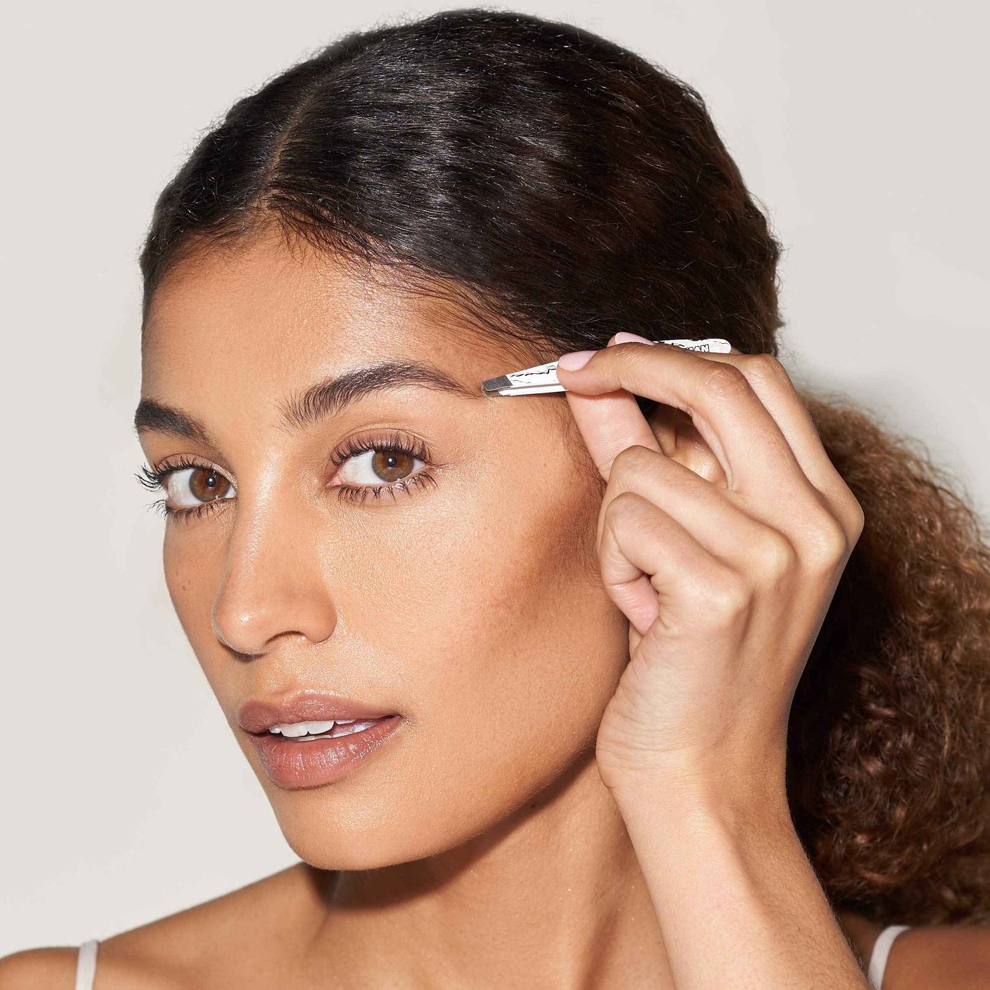 Tweezerman Mini Slant Tweezer - Tweezers For Eyebrows, Travel Tweezers For Eyebrows, Facial Hair, Ingrown Hair (Marble)