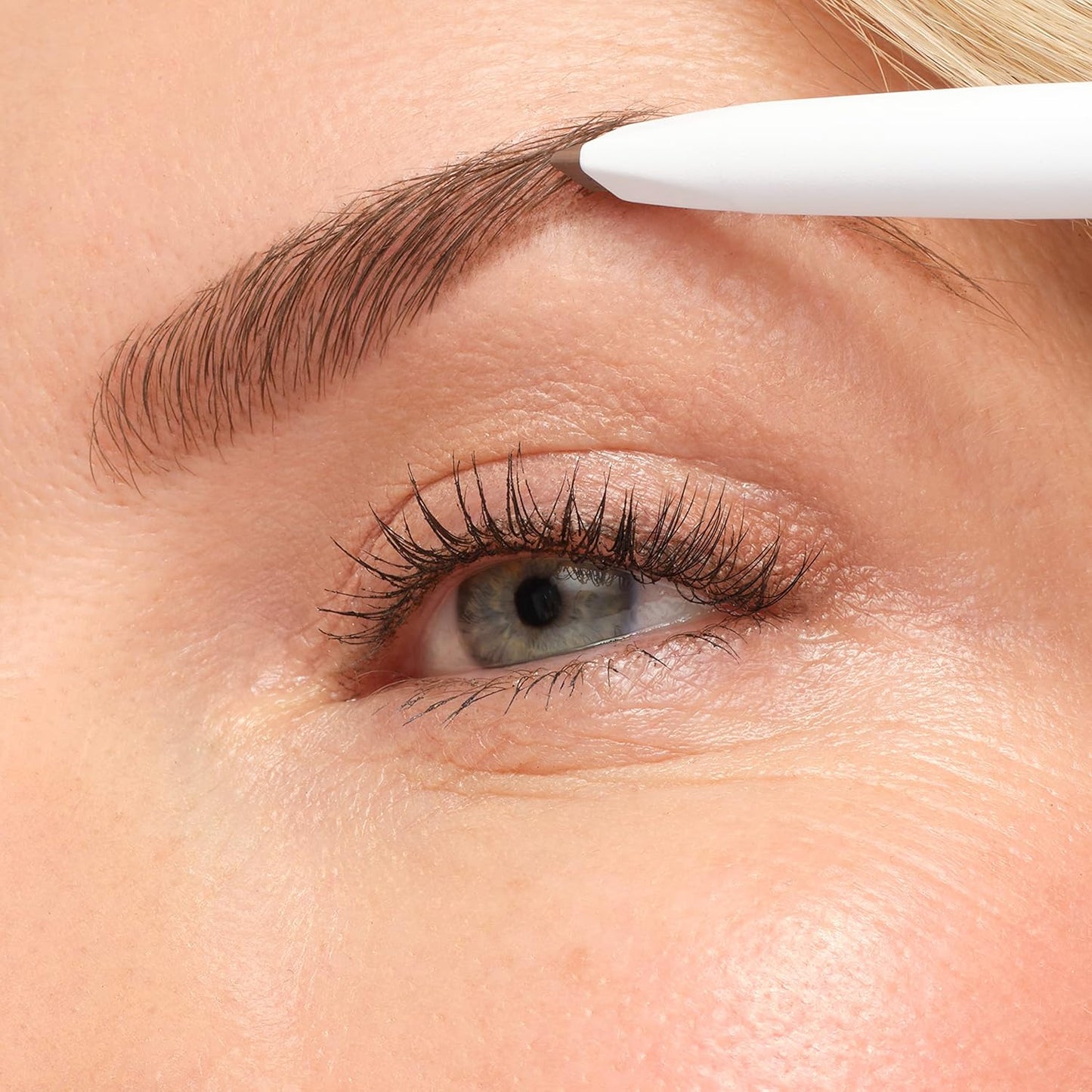 Jane Iredale PureBrow Shaping Pencil - Retractable Brow Pencil with Spoolie | Water-Resistant, Smudge-Proof Formula