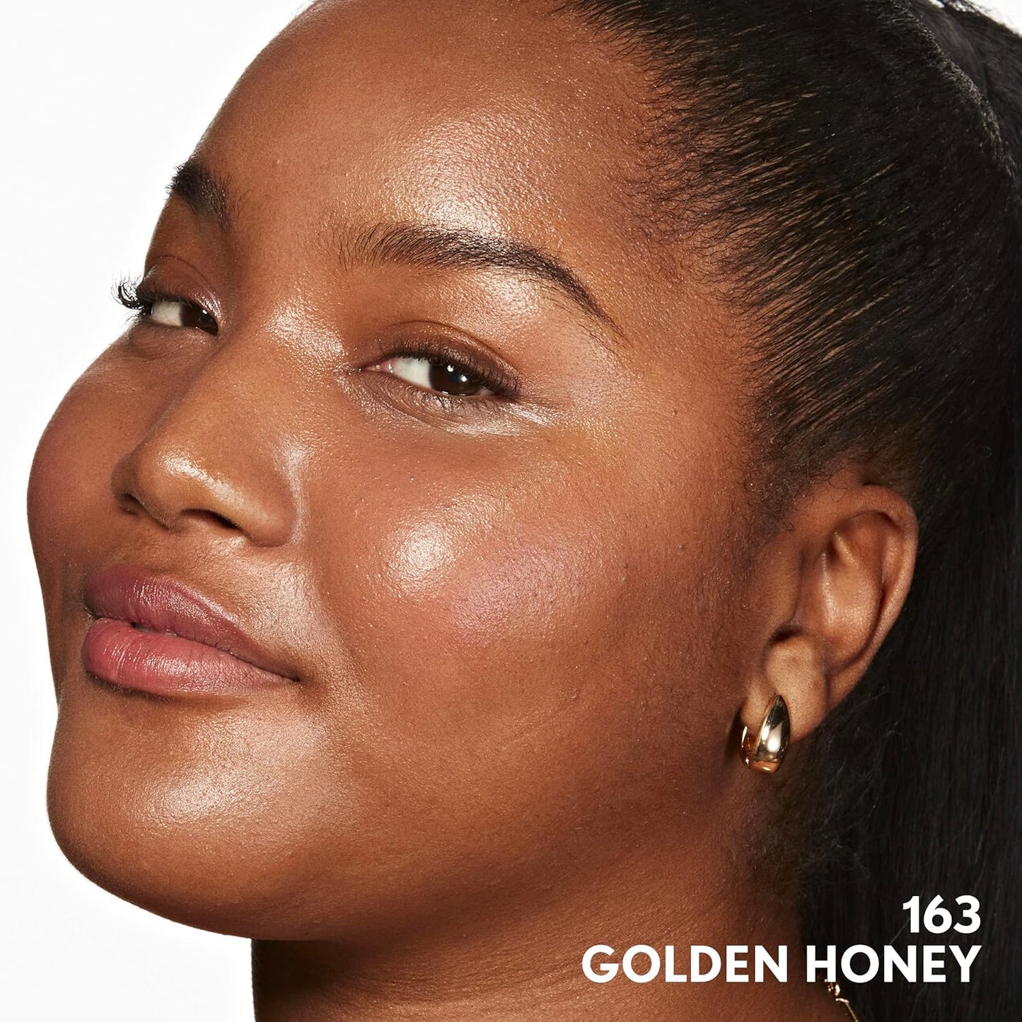 COVERGIRL Clean Invisible Foundation Makeup, Dewy & Glowy Finish, Buildable Coverage, Skin-Like Smooth Look, Vegan, Creamy Natural, 1oz