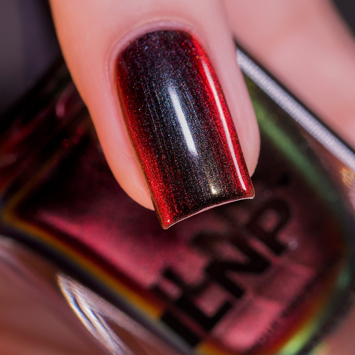 ILNP Eclipse - Black to Red Chrome Nail Polish, Color Changing Multichrome, Red and Black Nail Polish, Non-Toxic, Vegan