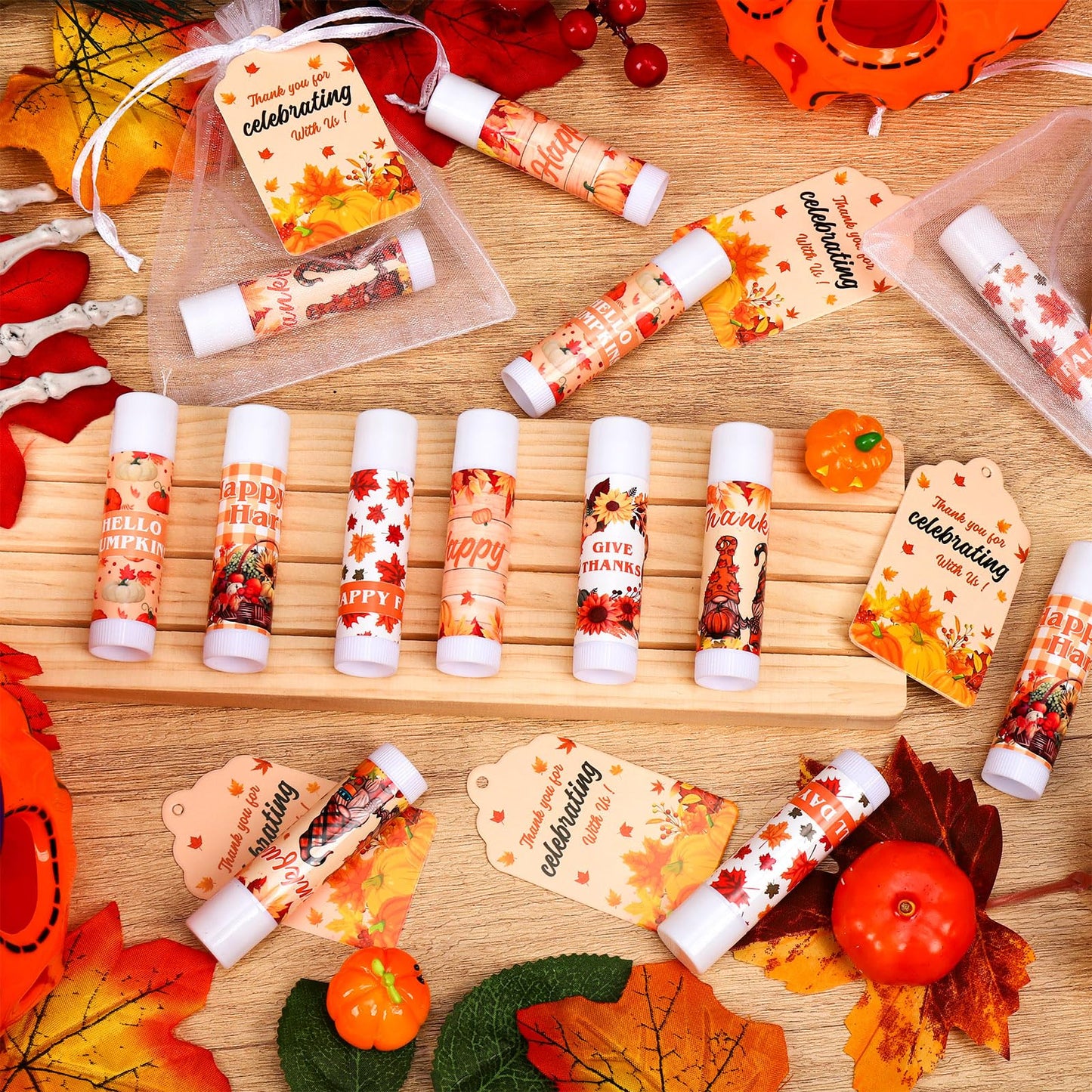 QAUYETM 50 Set Fall Gifts Lip Balms Bulk Fall Party Favors 6 Assorted Flavors with 50 Organza Bags and Cards Autumn Pumpkin Maple Leaf Chapstick Thanksgiving Gifts for Women Men Coworkers Guest