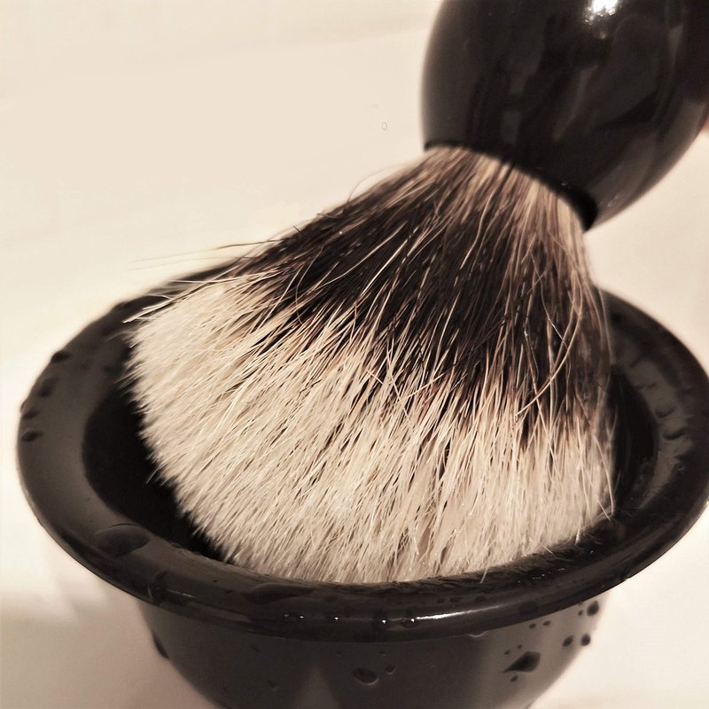JEQUIL&CORENVEO Fine Silvertip Badger Bristle Shaving Brush, With Heavy Weight Resin Base (Curved Top)