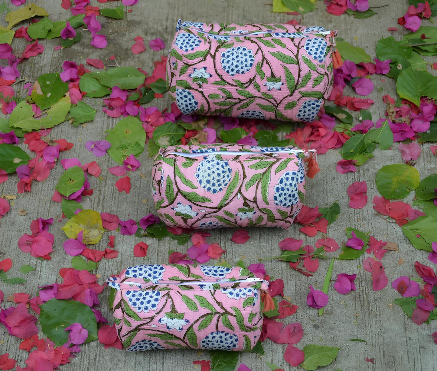 INDACORIFY Waterproof Cosmetic Bag With Zipper Handmade Quilted Make up Pouch Toiletries Quilted Wash Bag Shaving Kit Vanity Case Bag