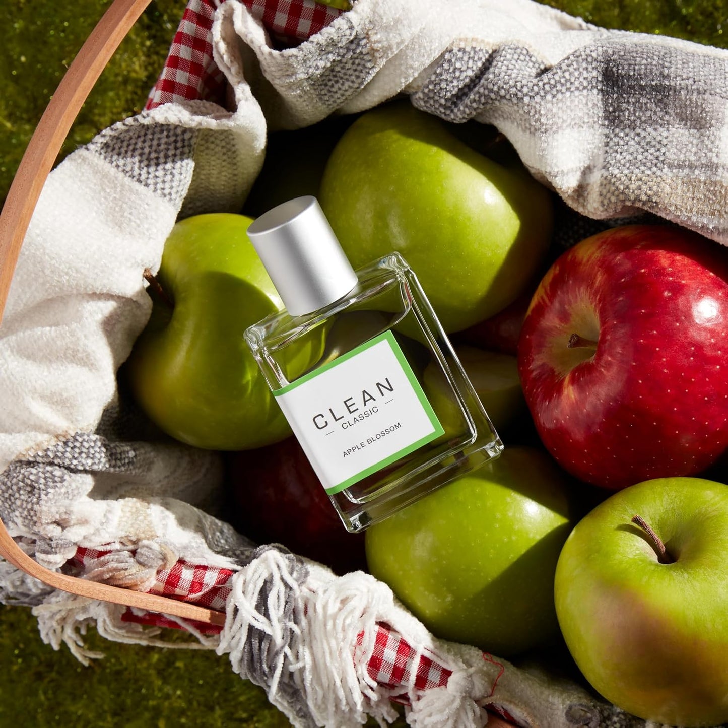 CLEAN CLASSIC Eau de Parfum - Layerable Everyday Perfume | Long-Lasting, Uplifting Fragrance, Vegan & Cruelty-Free